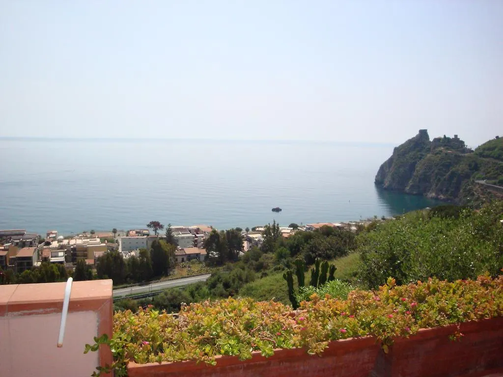 Appartamento La Suite SantʼAlessio Siculo
